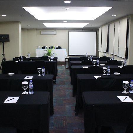 ซาฮิด มูเทียรา การาวาจี Hotel ทังเกอรัง ภายนอก รูปภาพ