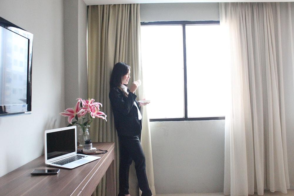 ซาฮิด มูเทียรา การาวาจี Hotel ทังเกอรัง ภายนอก รูปภาพ