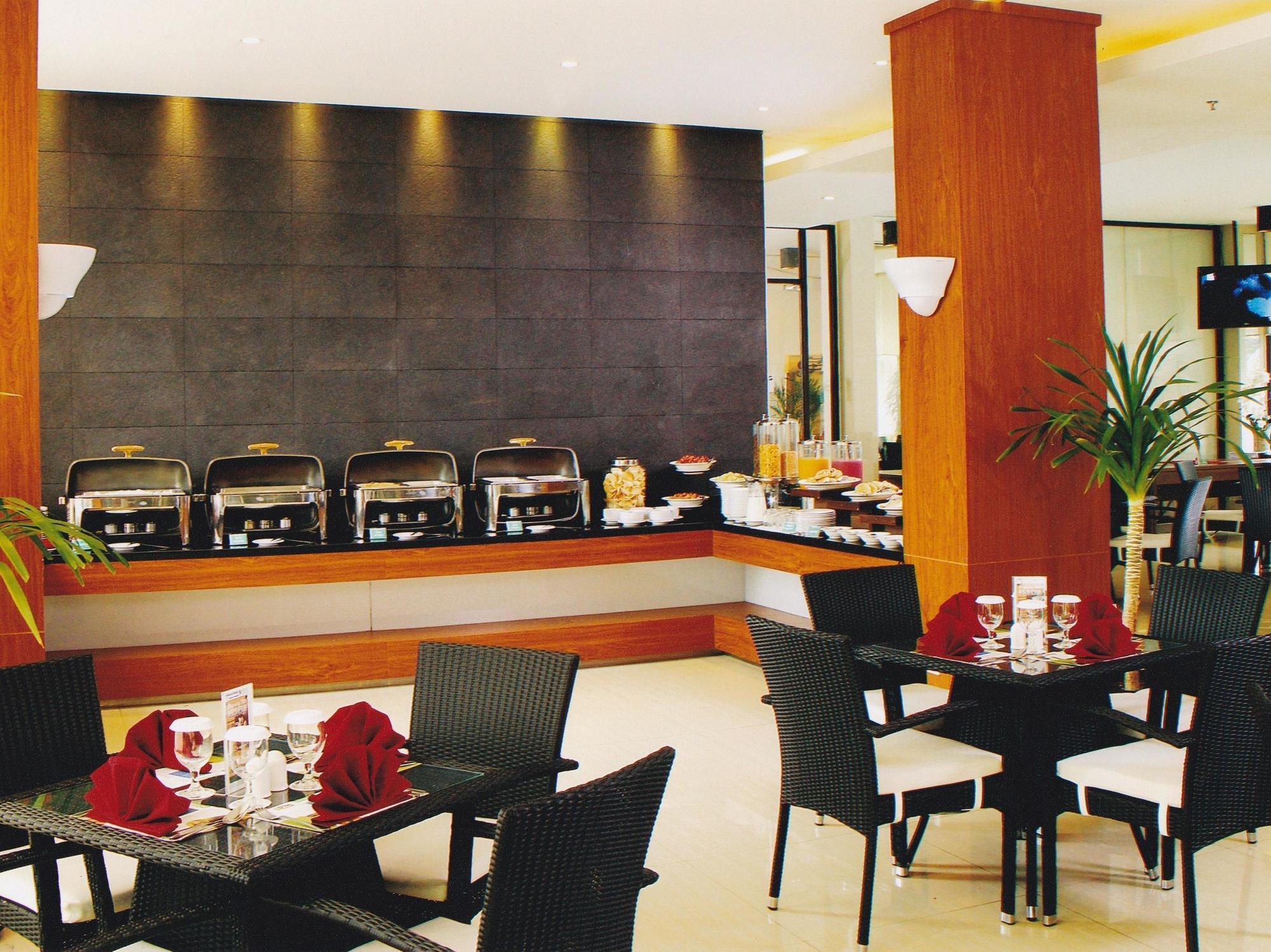 ซาฮิด มูเทียรา การาวาจี Hotel ทังเกอรัง ภายนอก รูปภาพ