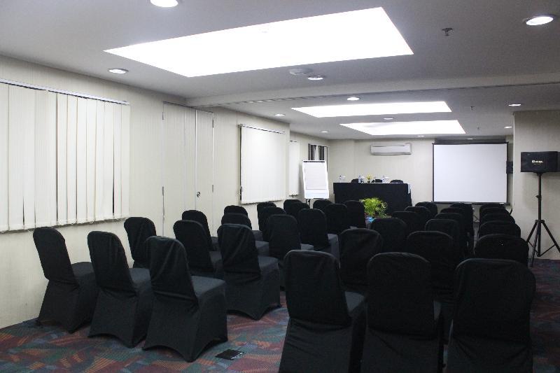 ซาฮิด มูเทียรา การาวาจี Hotel ทังเกอรัง ภายนอก รูปภาพ