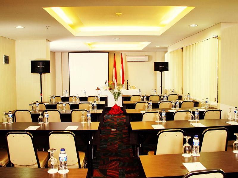 ซาฮิด มูเทียรา การาวาจี Hotel ทังเกอรัง ภายนอก รูปภาพ