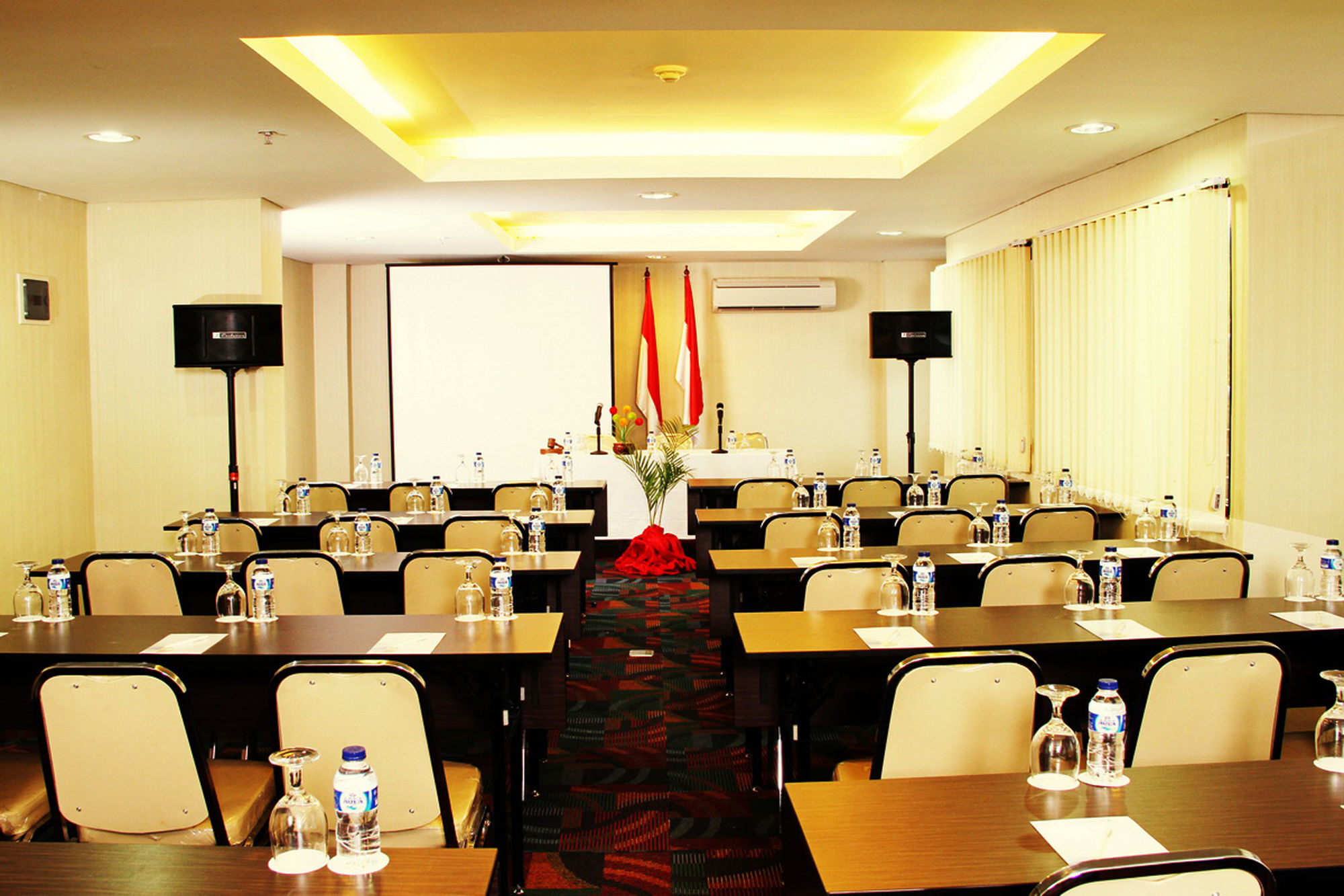 ซาฮิด มูเทียรา การาวาจี Hotel ทังเกอรัง ภายนอก รูปภาพ